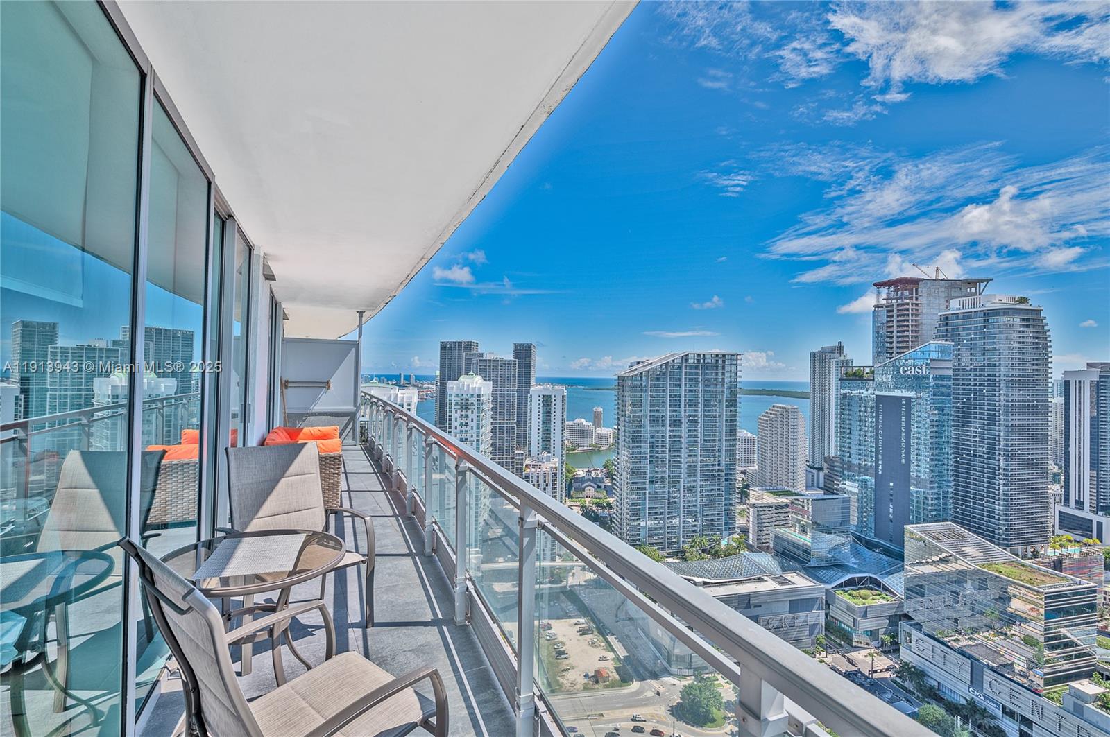 92 Southwest 3rd Street, Unit 5004 Miami, FL 33130 - Photo 13 of 19