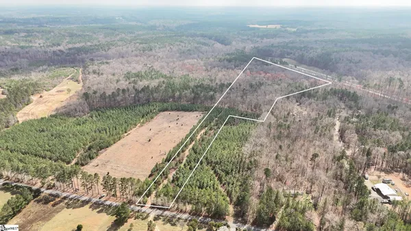 $185,000 | 588 Lake Road, Clinton, SC 29325