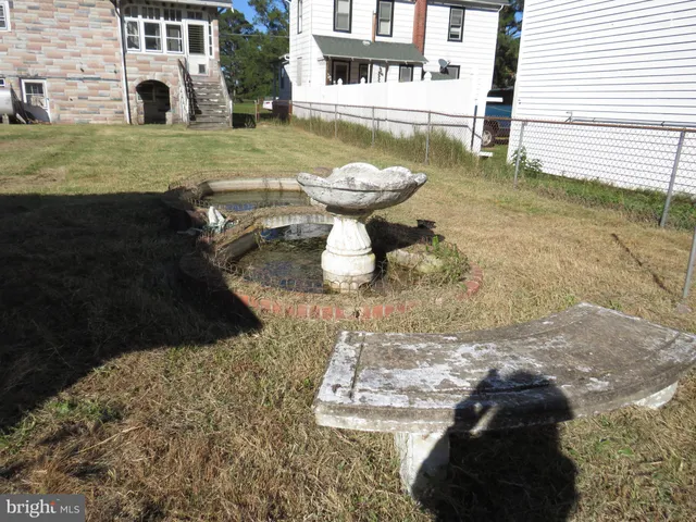 $165,000 | 16 East Chesapeake Avenue, Crisfield, MD 21817