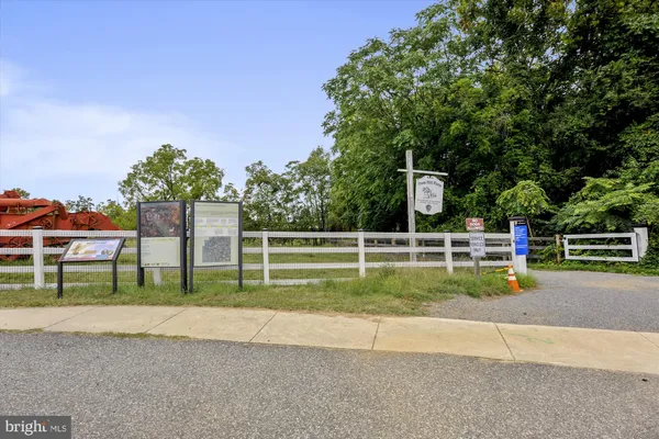 $360,000 | 4007 1st Street Southwest, Washington, DC 20032