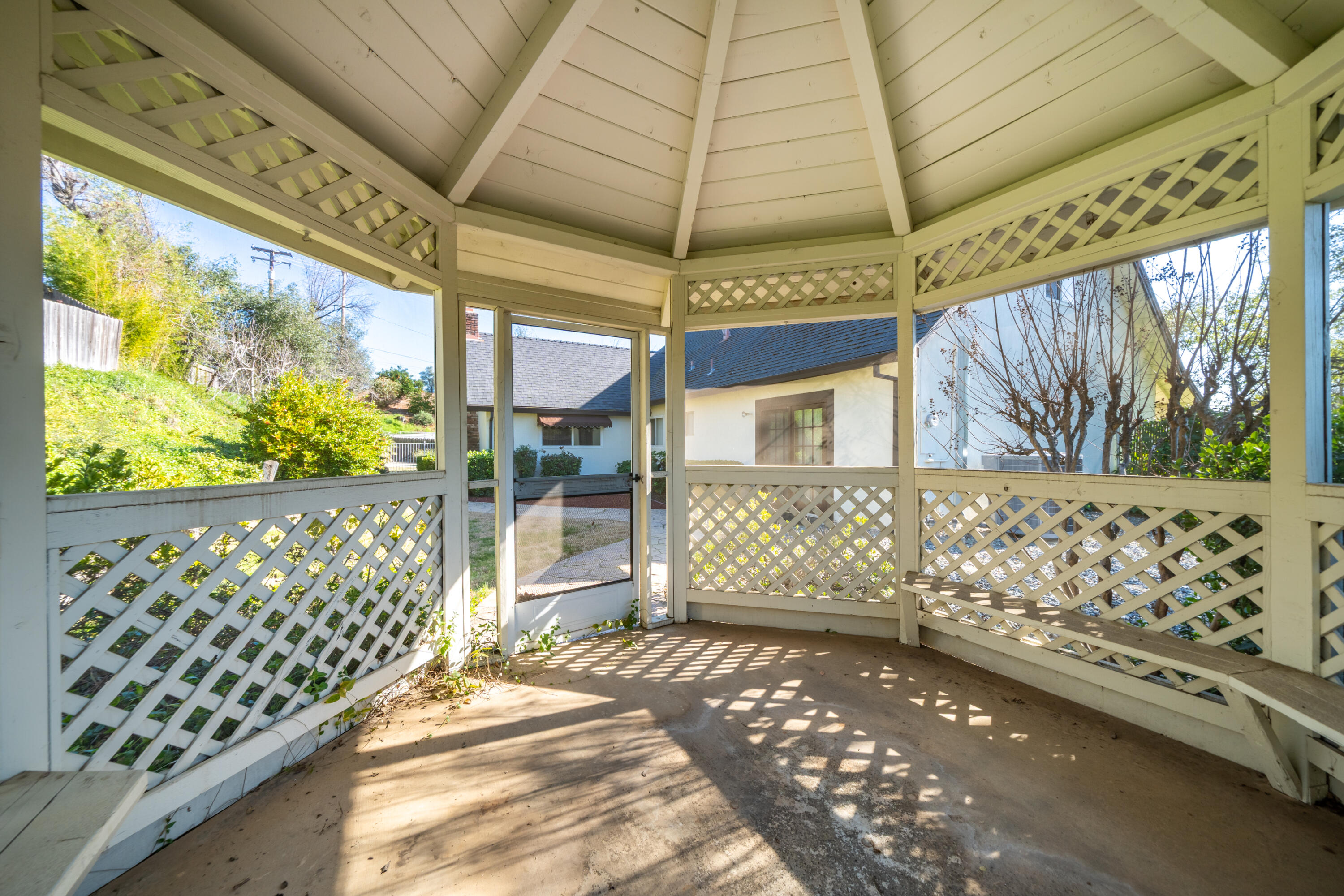 688 Julie Way Redding, CA 96002 - Photo 12 of 79 .