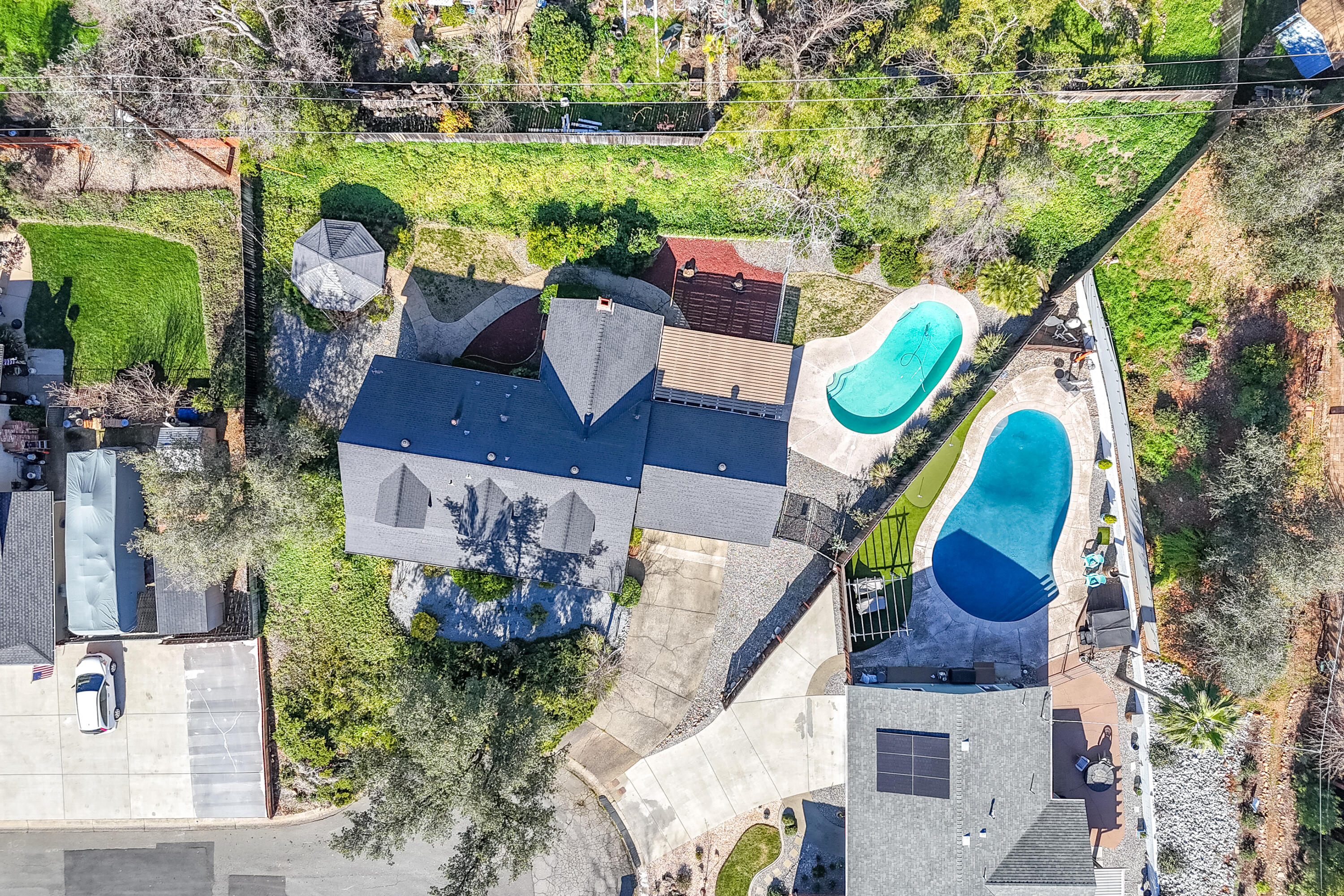 688 Julie Way Redding, CA 96002 - Photo 14 of 79 .