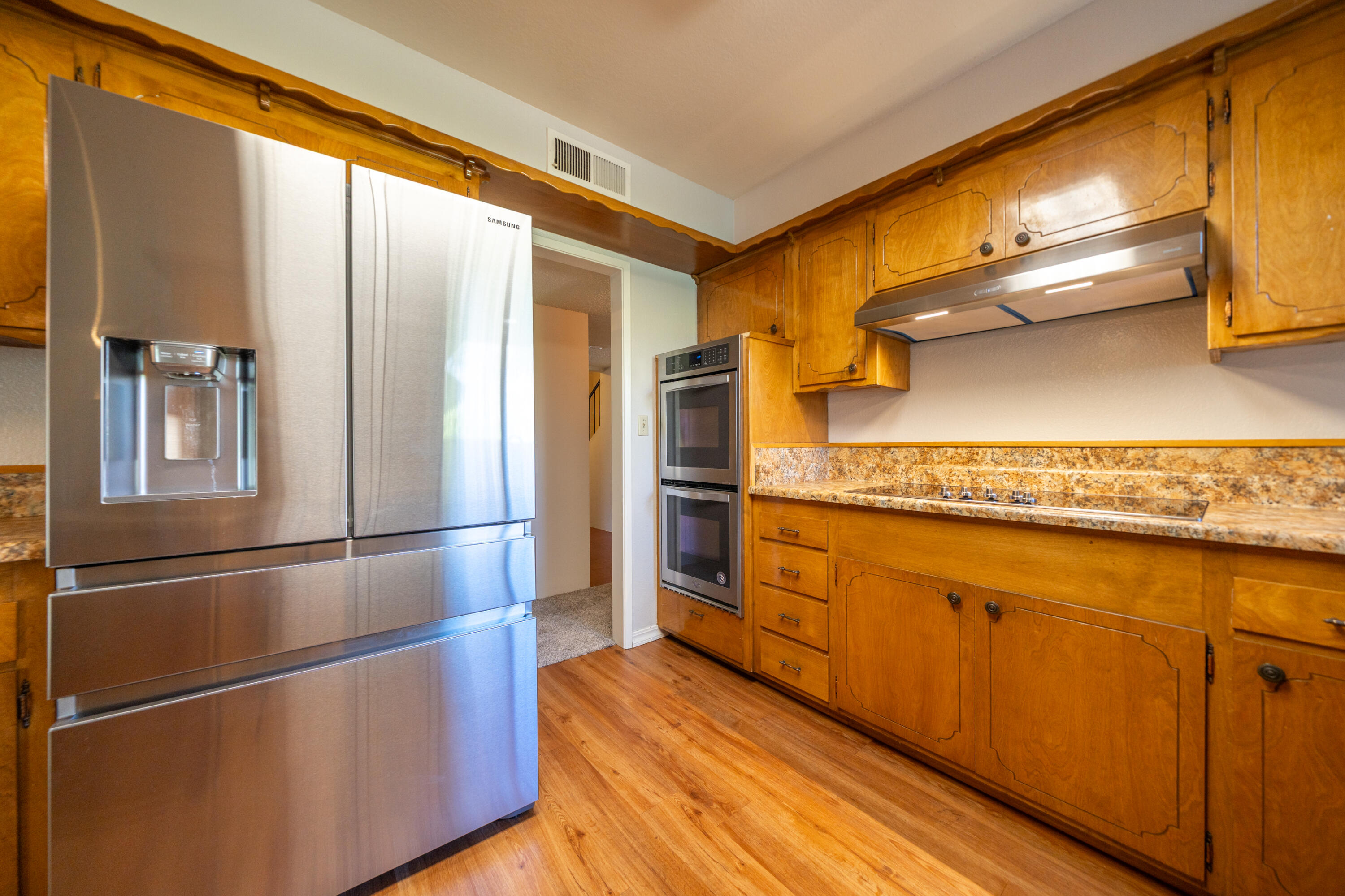 688 Julie Way Redding, CA 96002 - Photo 17 of 79 .