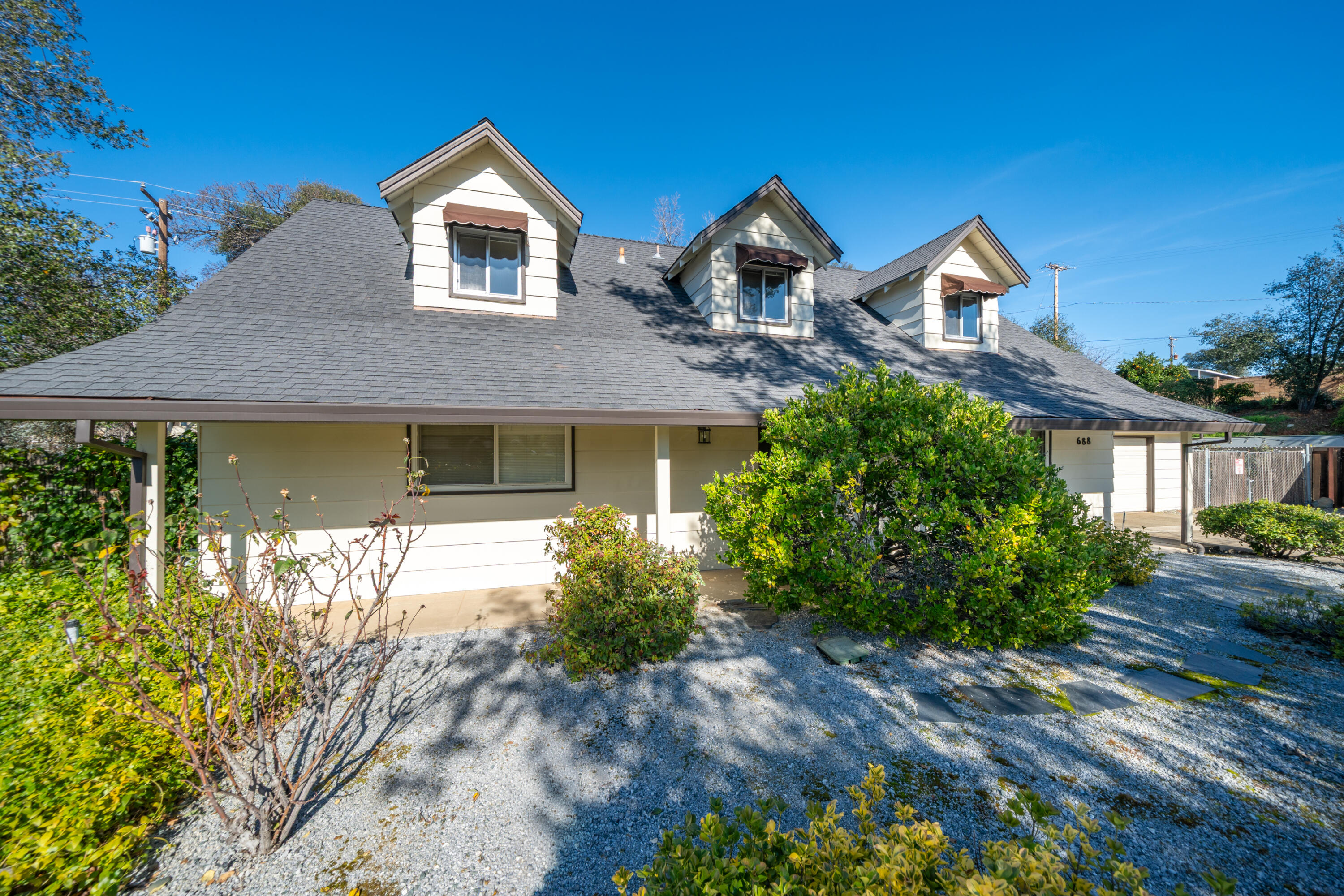 688 Julie Way Redding, CA 96002 - Photo 20 of 79 .