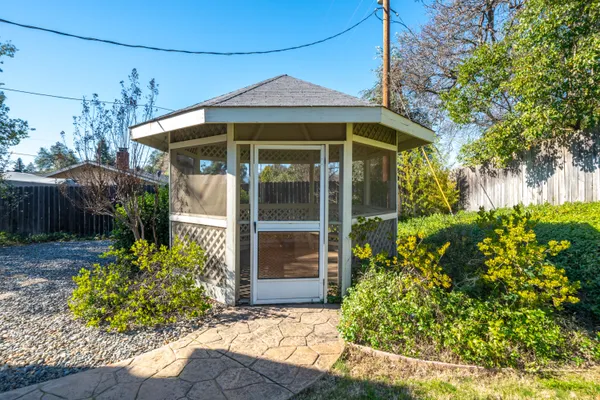 $499,000 | 688 Julie Way, Redding, CA 96002