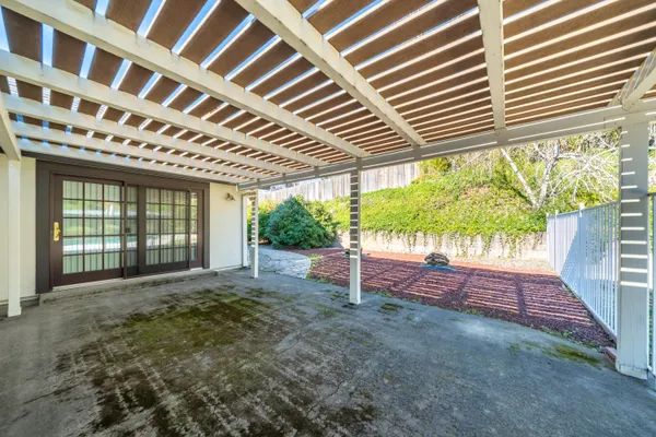 $499,000 | 688 Julie Way, Redding, CA 96002