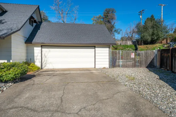 $499,000 | 688 Julie Way, Redding, CA 96002