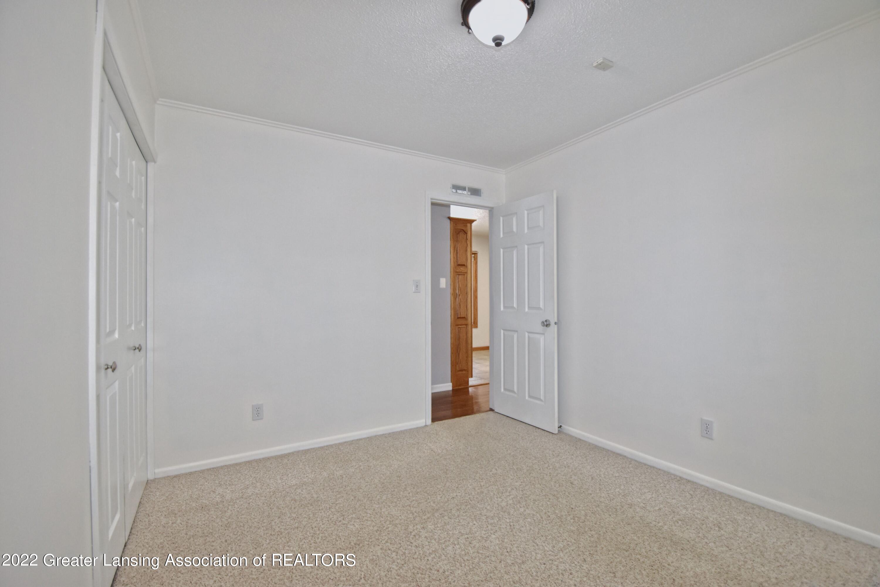 1911 West Miller Road Lansing, MI 48911 - Photo 10 of 34 19
