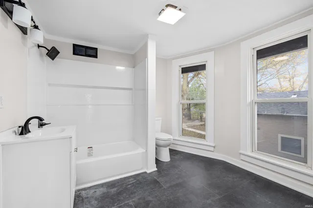 $189,900 | 316 West Creighton Avenue, Fort Wayne, IN 46807