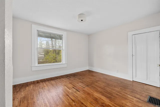 $189,900 | 316 West Creighton Avenue, Fort Wayne, IN 46807