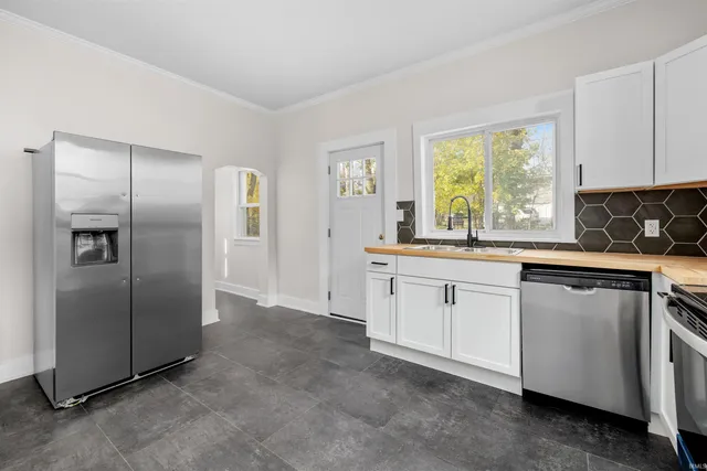 $189,900 | 316 West Creighton Avenue, Fort Wayne, IN 46807