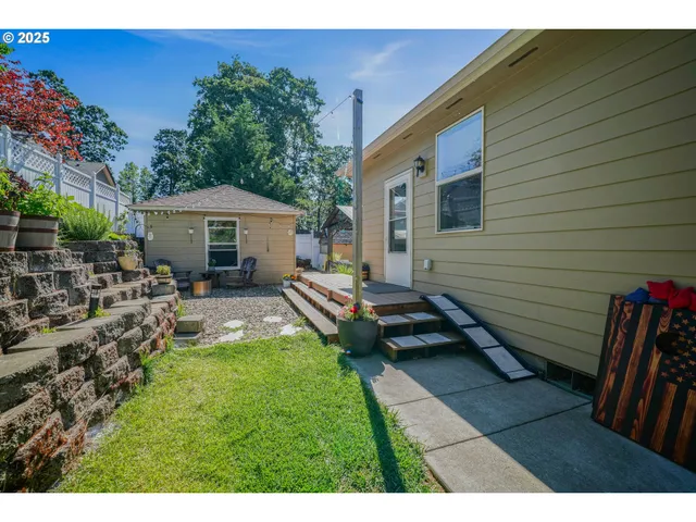 a view of outdoor space yard and patio