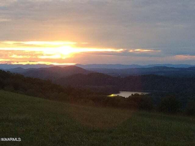 Overton Maynardville, TN 37807 - Photo 2 of 31 overton bay meadow 16