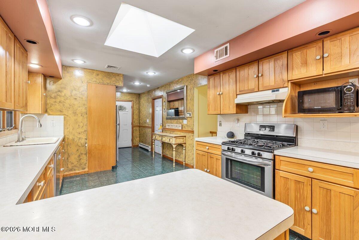 39 Wooley Street Matawan, NJ 07747 - Photo 9 of 39 Kitchen