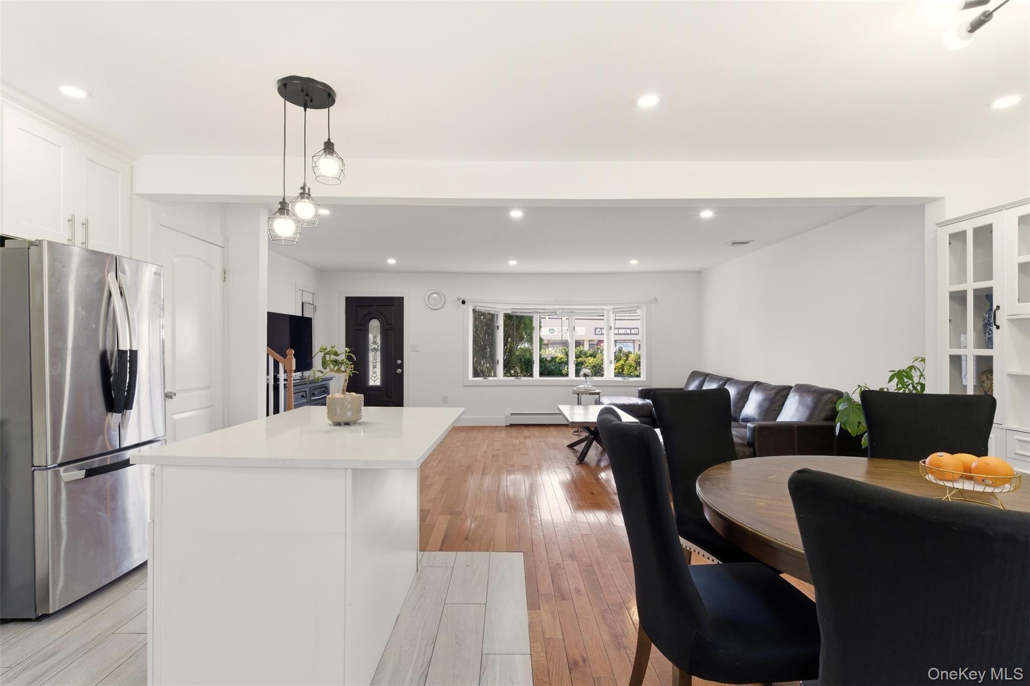 557 Woodbury Road Plainview, NY 11803 - Photo 12 of 32