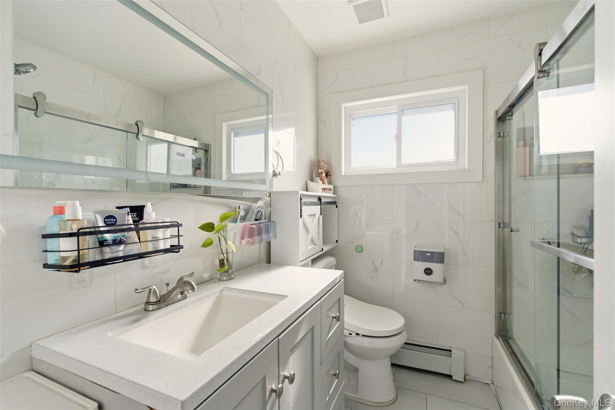 557 Woodbury Road Plainview, NY 11803 - Photo 17 of 32