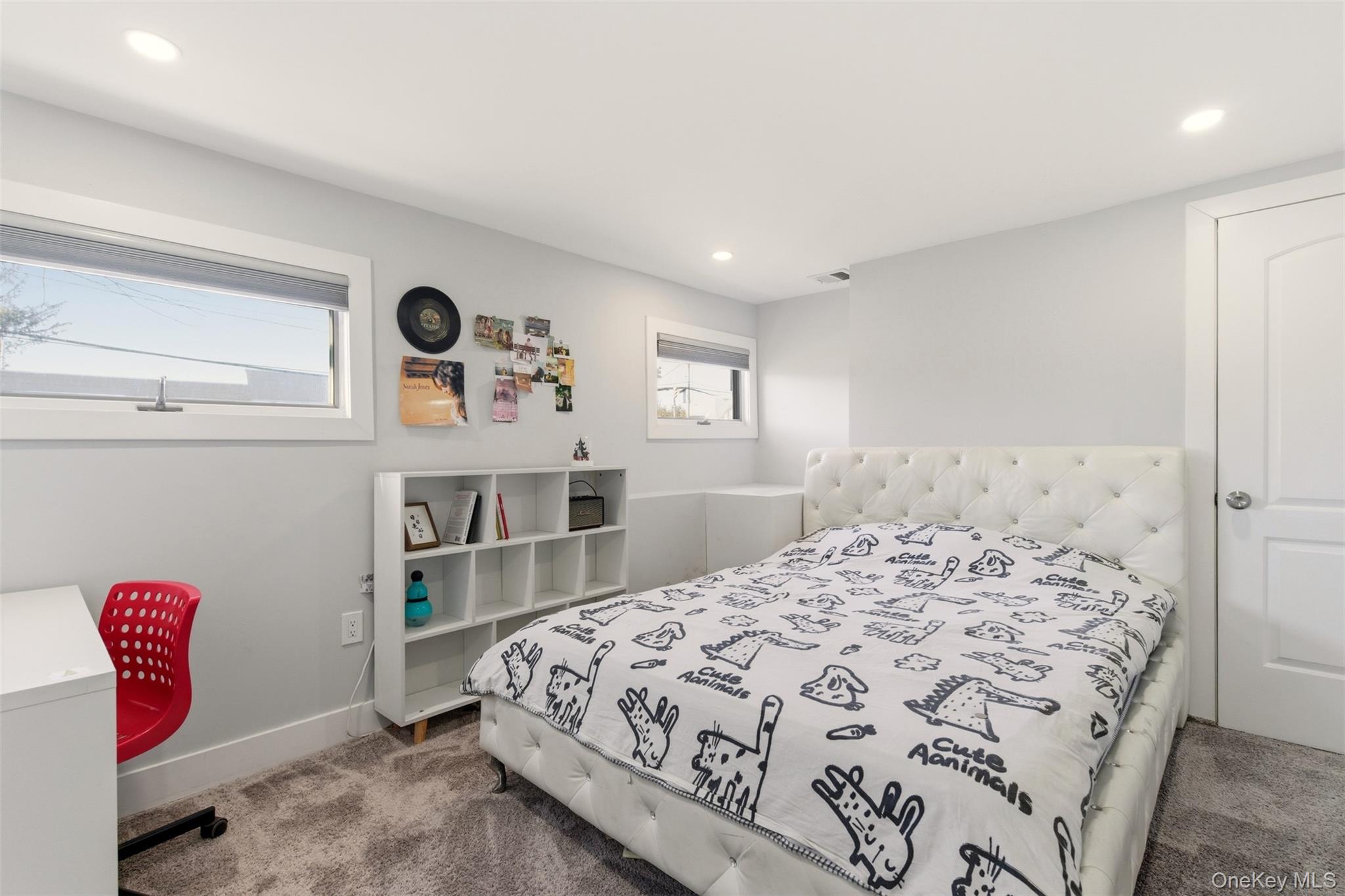 557 Woodbury Road Plainview, NY 11803 - Photo 21 of 32