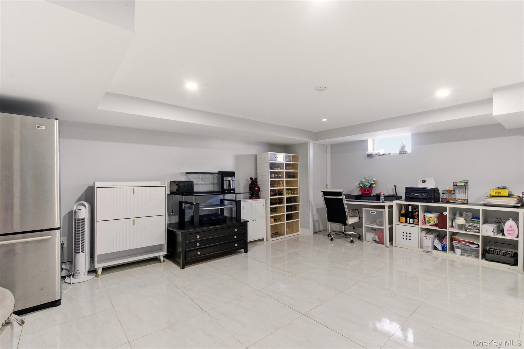 557 Woodbury Road Plainview, NY 11803 - Photo 29 of 32