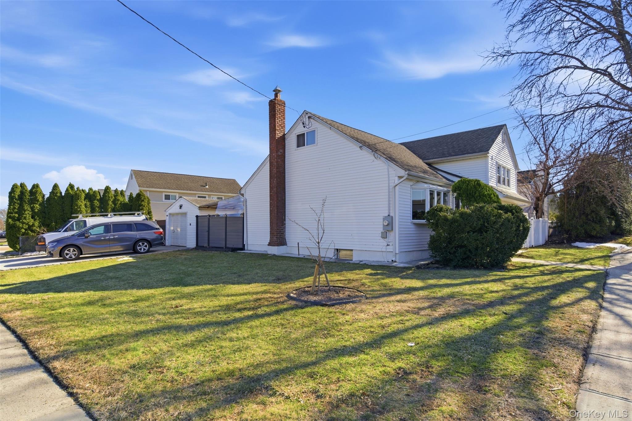 557 Woodbury Road Plainview, NY 11803 - Photo 32 of 32