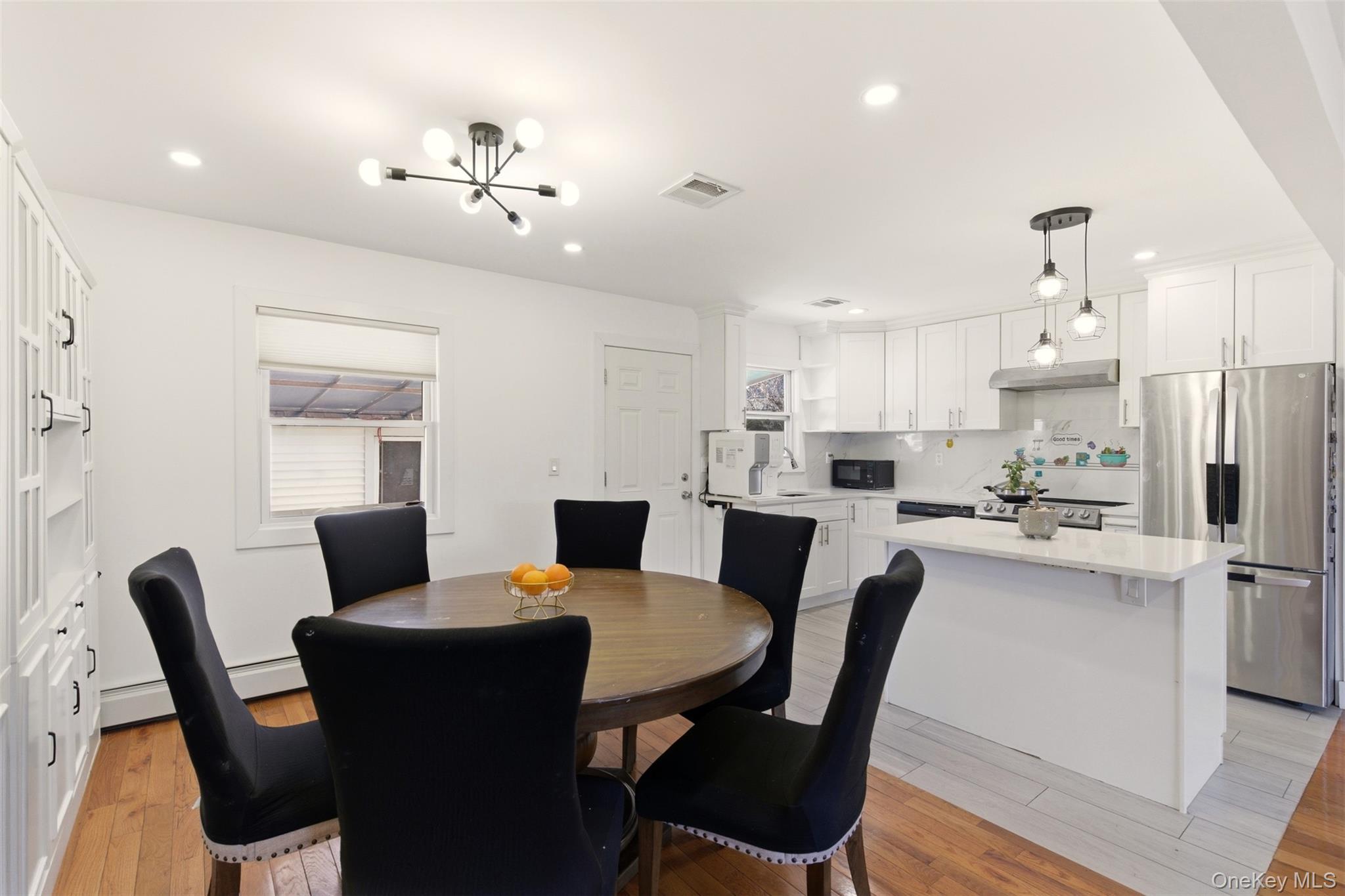 557 Woodbury Road Plainview, NY 11803 - Photo 7 of 32