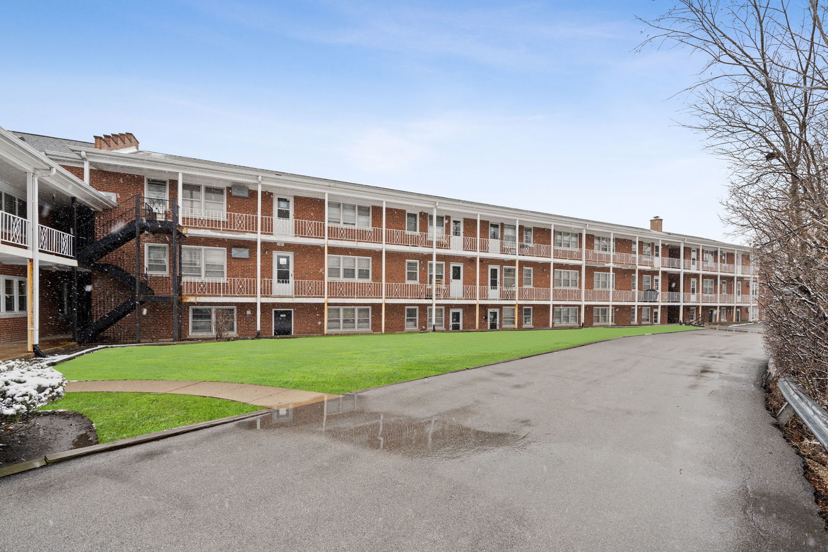 2000 Parkside Drive, Unit B2 Park Ridge, IL 60068 - Photo 2 of 13