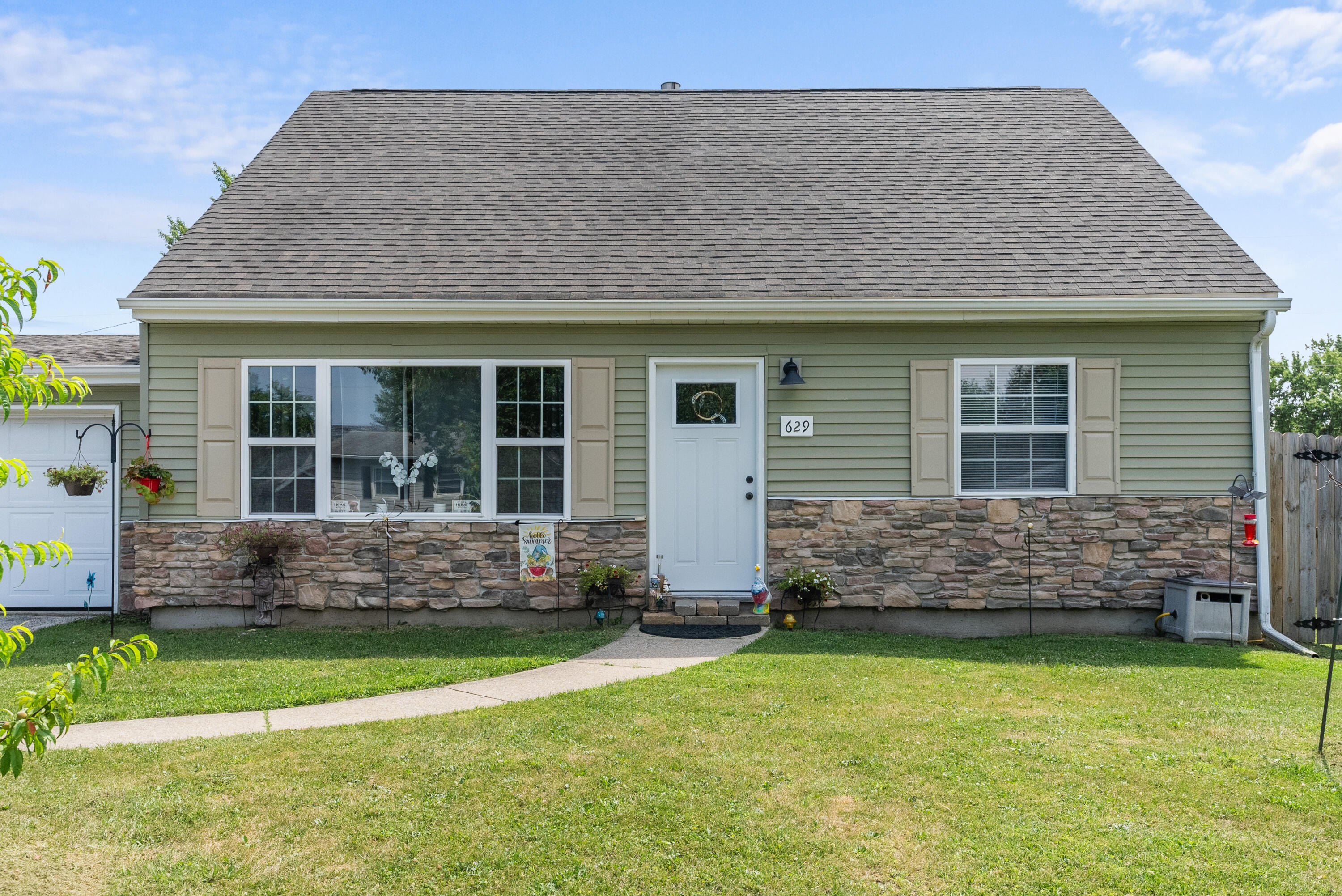 629 Osage Road Valparaiso, IN 46385 - Photo 2 of 20 3000x2003