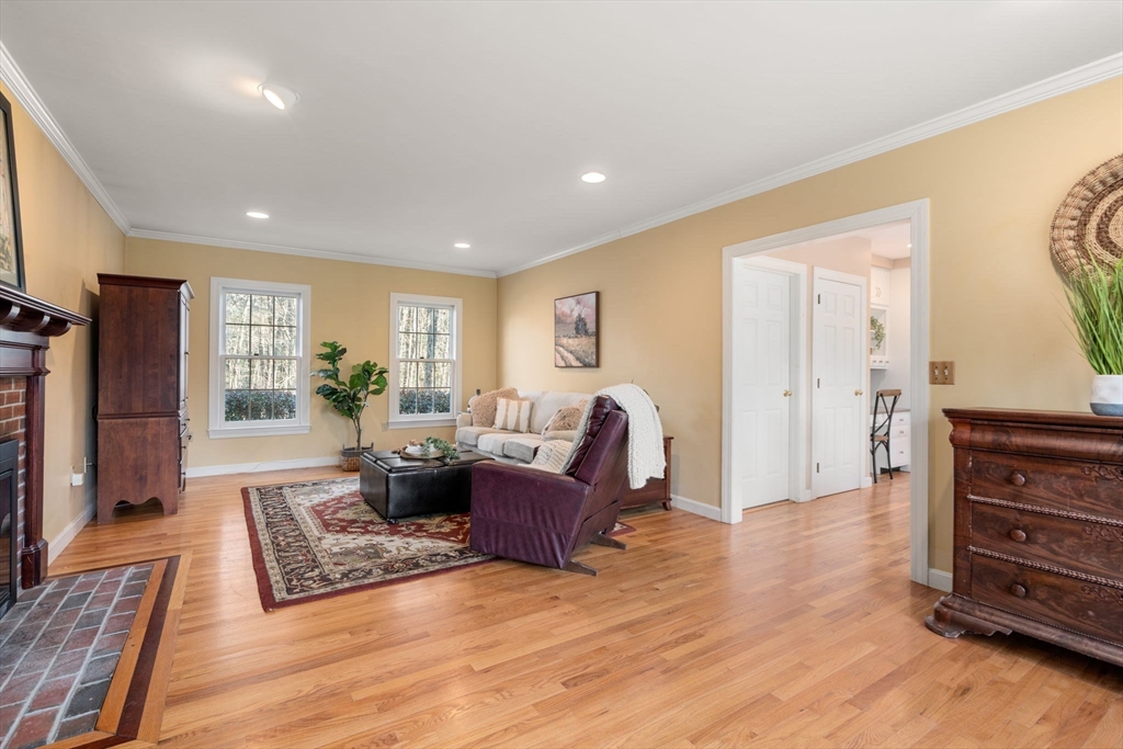 18 Saunders Road Sudbury, MA 01776 - Photo 8 of 29 Gallery Image 8