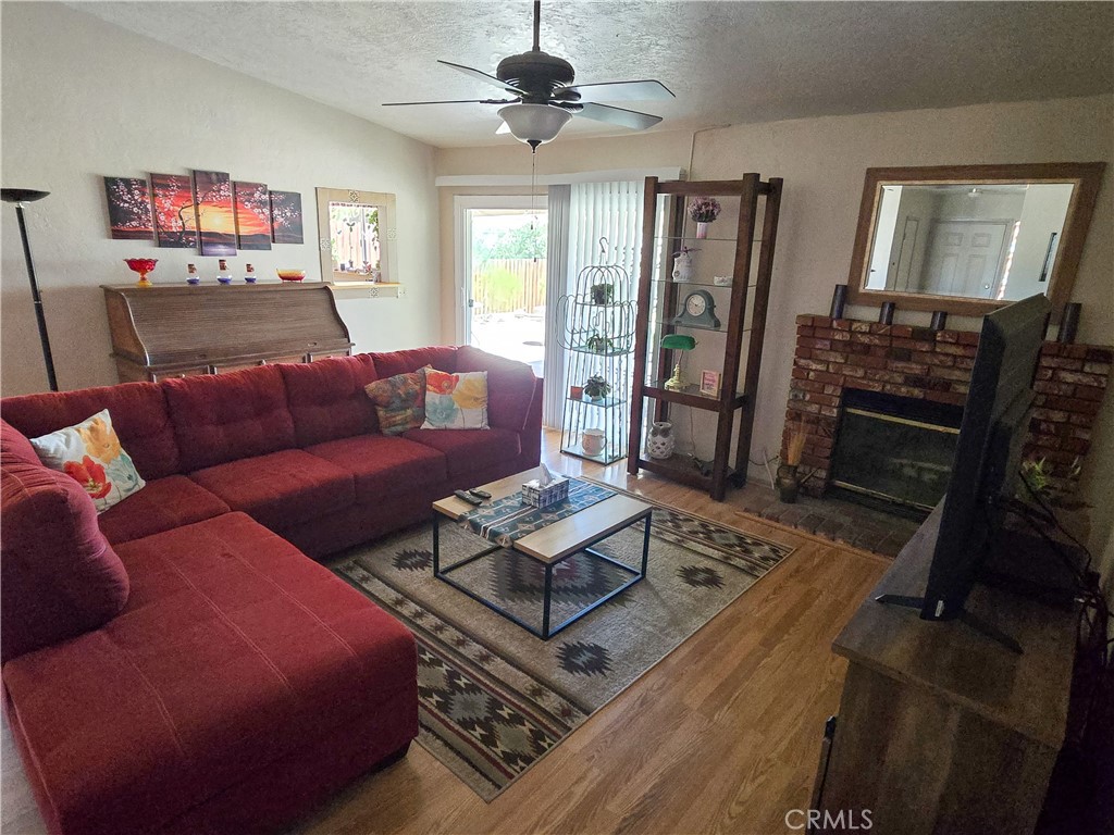 23911 Tahquitz Road Apple Valley, CA 92307 - Photo 3 of 32