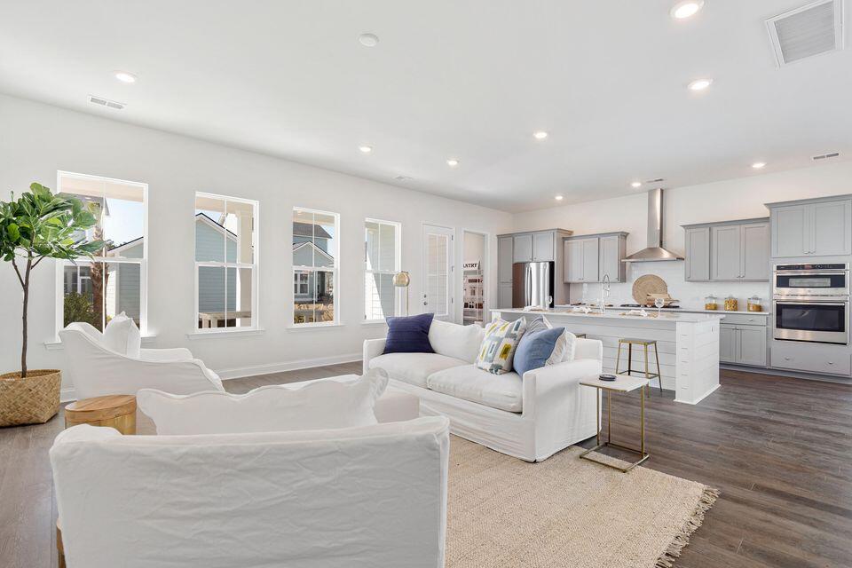 197 Threaded Fern Street Summerville, SC 29485 - Photo 5 of 9 Calhoun-Family