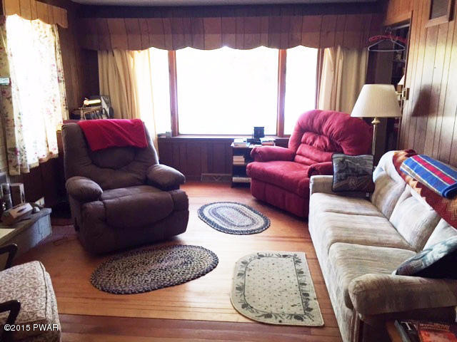 220 Dorys Road Dingmans Ferry, PA 18328 - Photo 5 of 19 Gallery Image 5