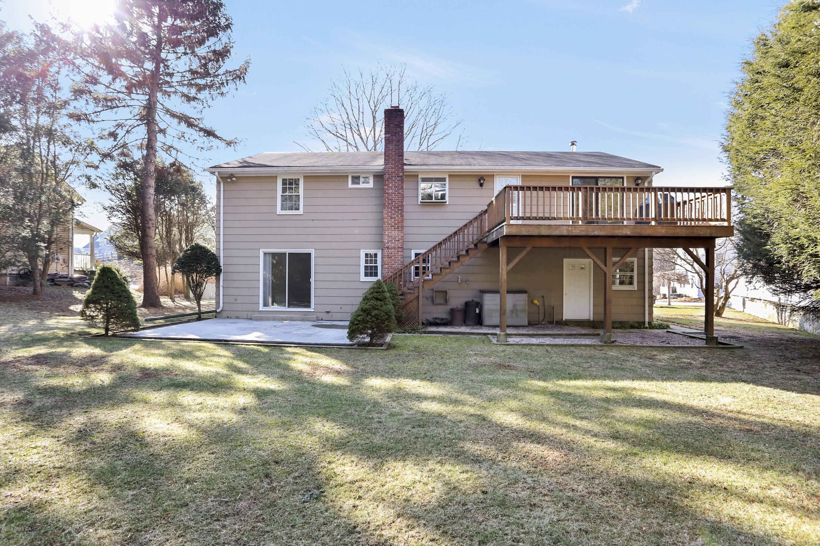 565 River Road Cos Cob, CT 06870 - Photo 2 of 21 565 River Rd Cos Cob CT 06807-print-032-