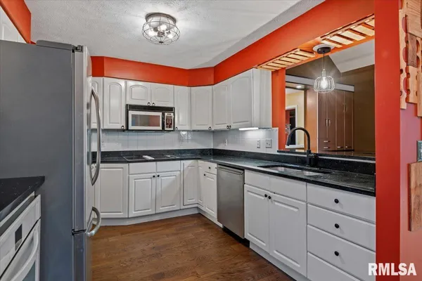 $599,900 | 200 South Koke Mill Road, Springfield, IL 62704