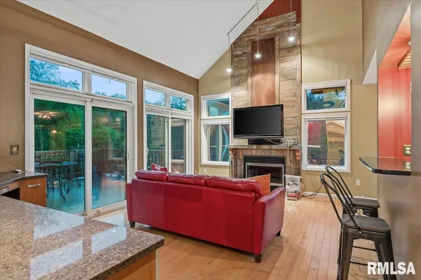 $599,900 | 200 South Koke Mill Road, Springfield, IL 62704