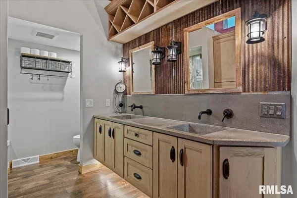 $599,900 | 200 South Koke Mill Road, Springfield, IL 62704