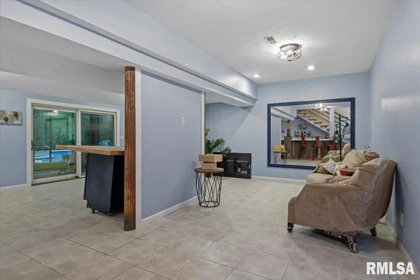 $599,900 | 200 South Koke Mill Road, Springfield, IL 62704