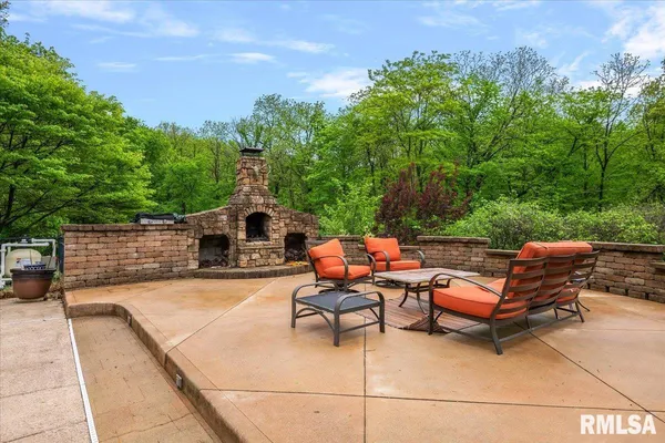 $599,900 | 200 South Koke Mill Road, Springfield, IL 62704