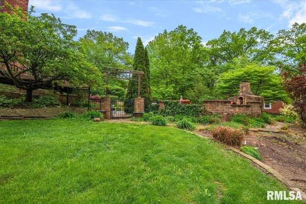 $599,900 | 200 South Koke Mill Road, Springfield, IL 62704