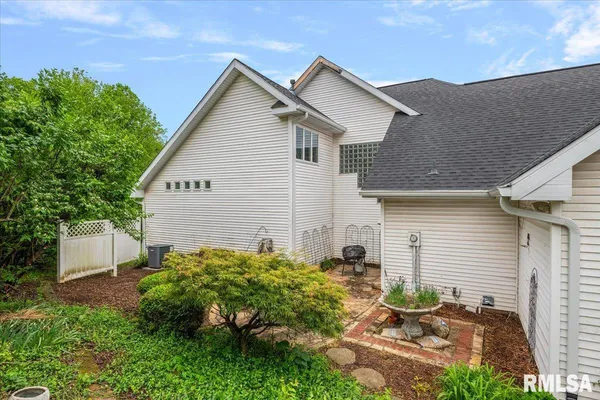 $599,900 | 200 South Koke Mill Road, Springfield, IL 62704