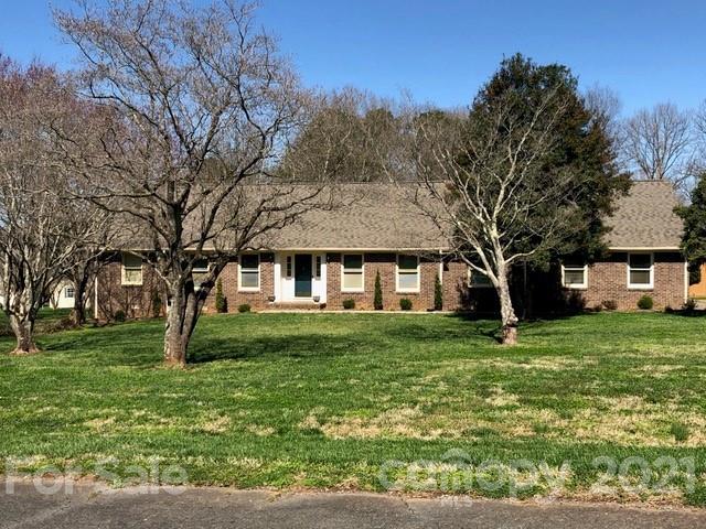 130 Lyn Road Salisbury, NC 28147 - Photo 1 of 15 a front view of a house with garden