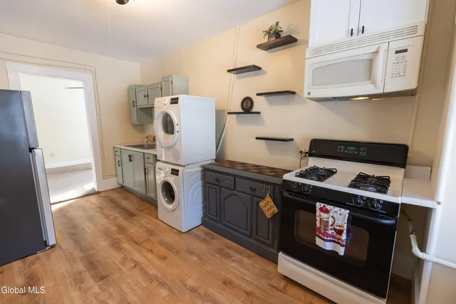 $1,175 | 301 South Main Street, Mechanicville, NY 12118