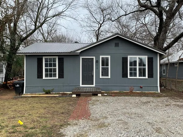 $1,250 | 615 West Coffin Street, Denison, TX 75020