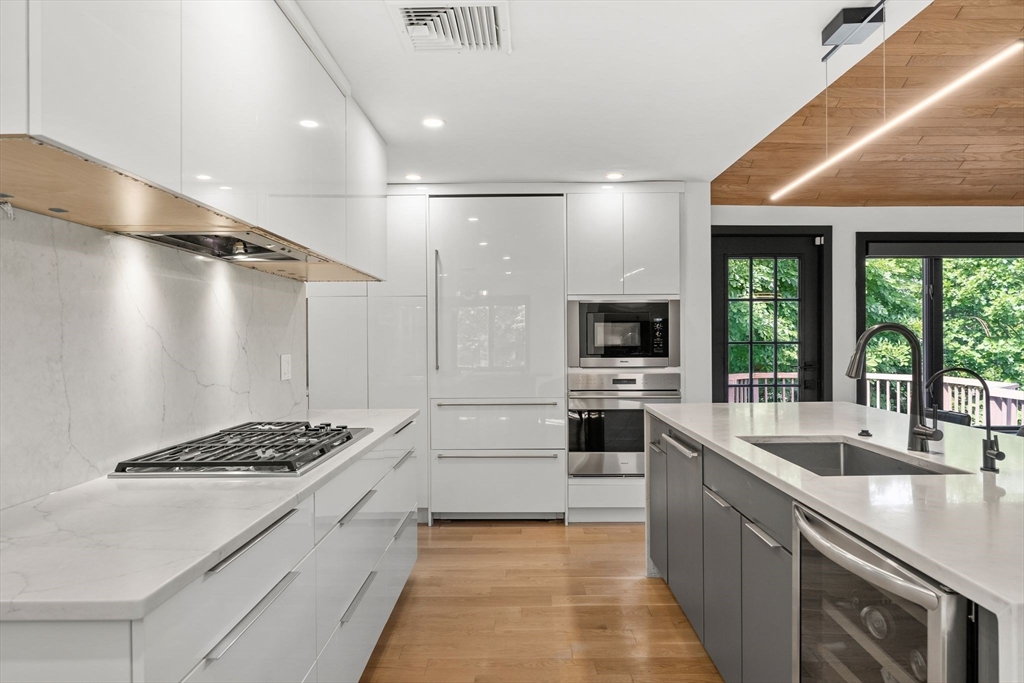 37 Slocum Road Boston, MA 02130 - Photo 5 of 40