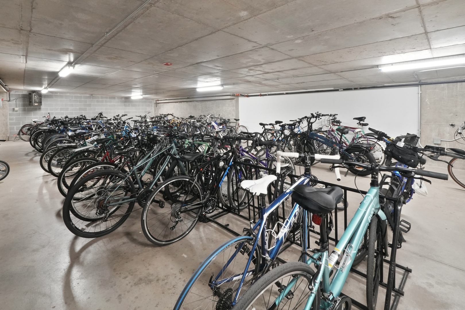 212 East Cullerton Street, Unit 1009 Chicago, IL 60616 - Photo 17 of 19