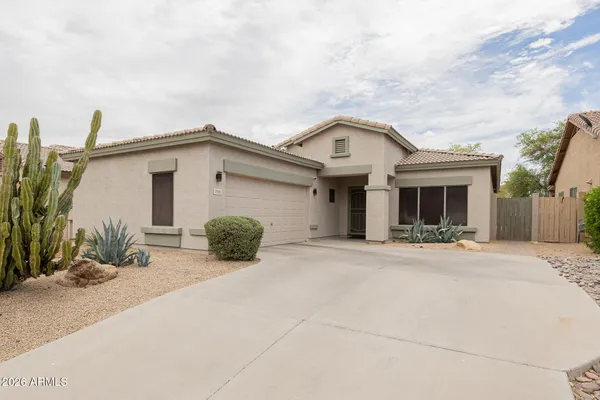 $2,395 | 7111 South 21st Drive, Phoenix, AZ 85041