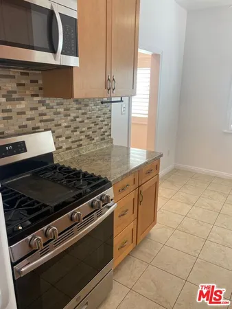 $2,100 | 837 North Alexandria Avenue, Unit 1/2, Los Angeles, CA 90029