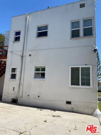 $2,100 | 837 North Alexandria Avenue, Unit 1/2, Los Angeles, CA 90029