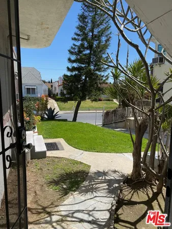 $2,100 | 837 North Alexandria Avenue, Unit 1/2, Los Angeles, CA 90029