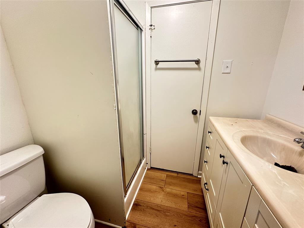 127 Lawrence Drive Haughton, LA 71037 - Photo 10 of 16 a bathroom with a sink and toilet