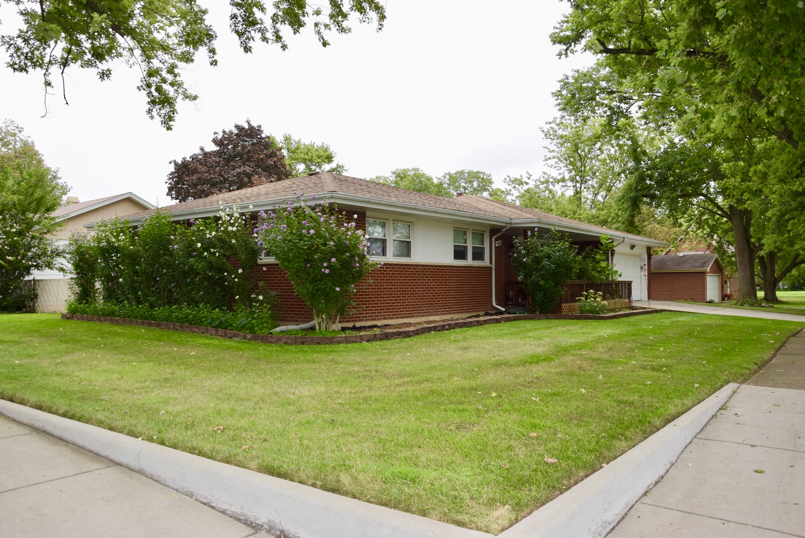 3449 Phillips Avenue Steger, IL 60475 - Photo 3 of 25 a view of a house with a garden