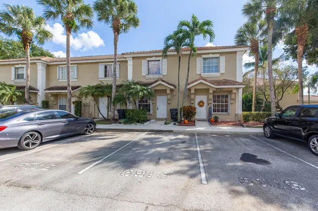 $349,000 | 6916 Crooked Fence Drive, Lake Worth, FL 33467